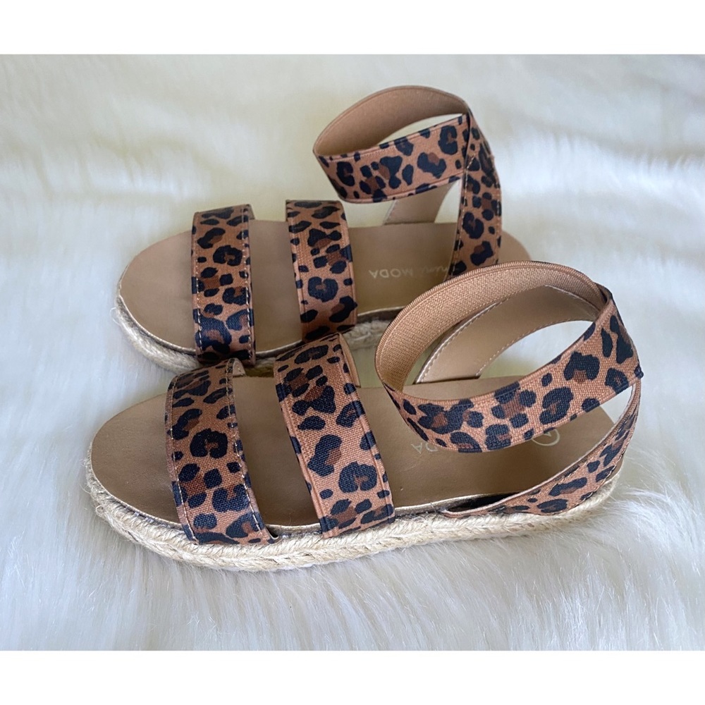 Toddler leopard print open toe sandals